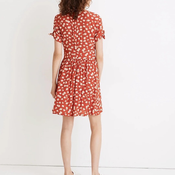 Madewell Red Button-Front Tie-Sleeve Retro Dress in Happy Hibiscus - Picture 7 of 8